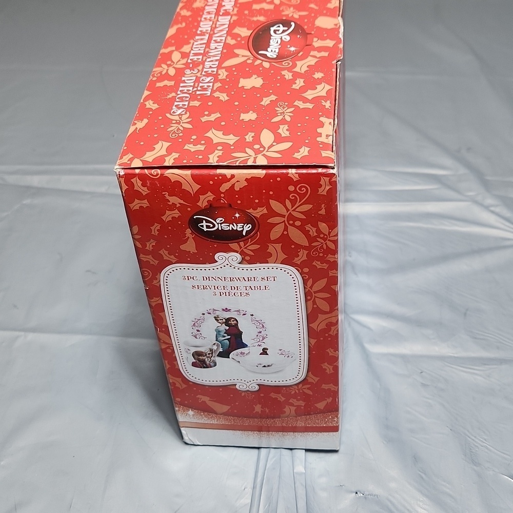 Disney Frozen 3pc Dinnerware Set - Picture 2 of 5